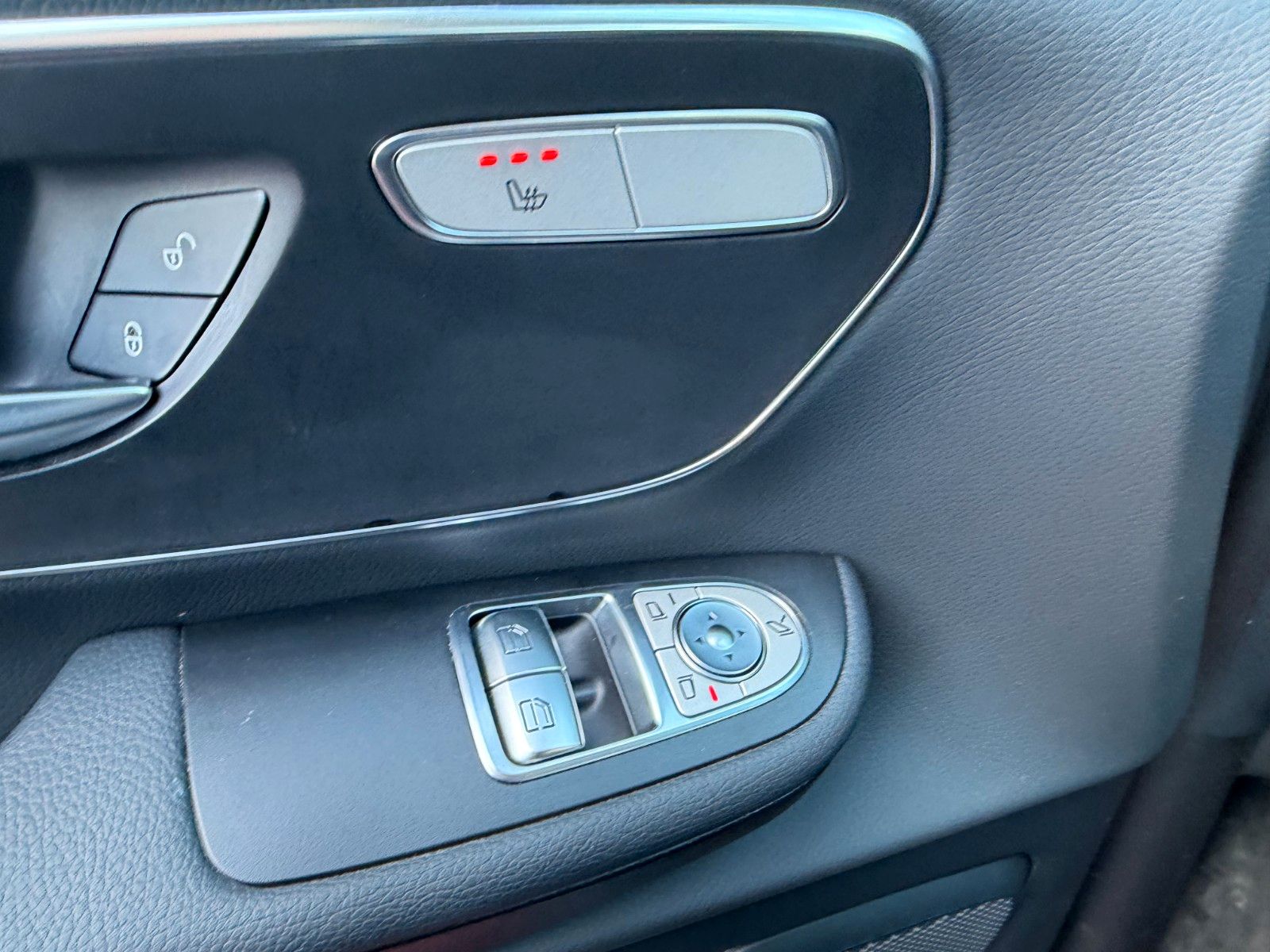 Fahrzeugabbildung Mercedes-Benz V 220 d STYLE DISTRONIC AHK2,5to 360Kamera