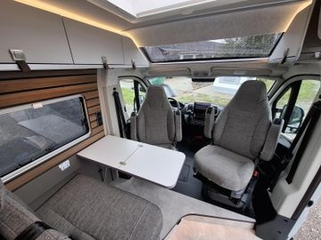 HYMER  ERIBA  HYMERCAR Yosemite 180 PS Maxi Solar Skyview AHK 2.Batt.