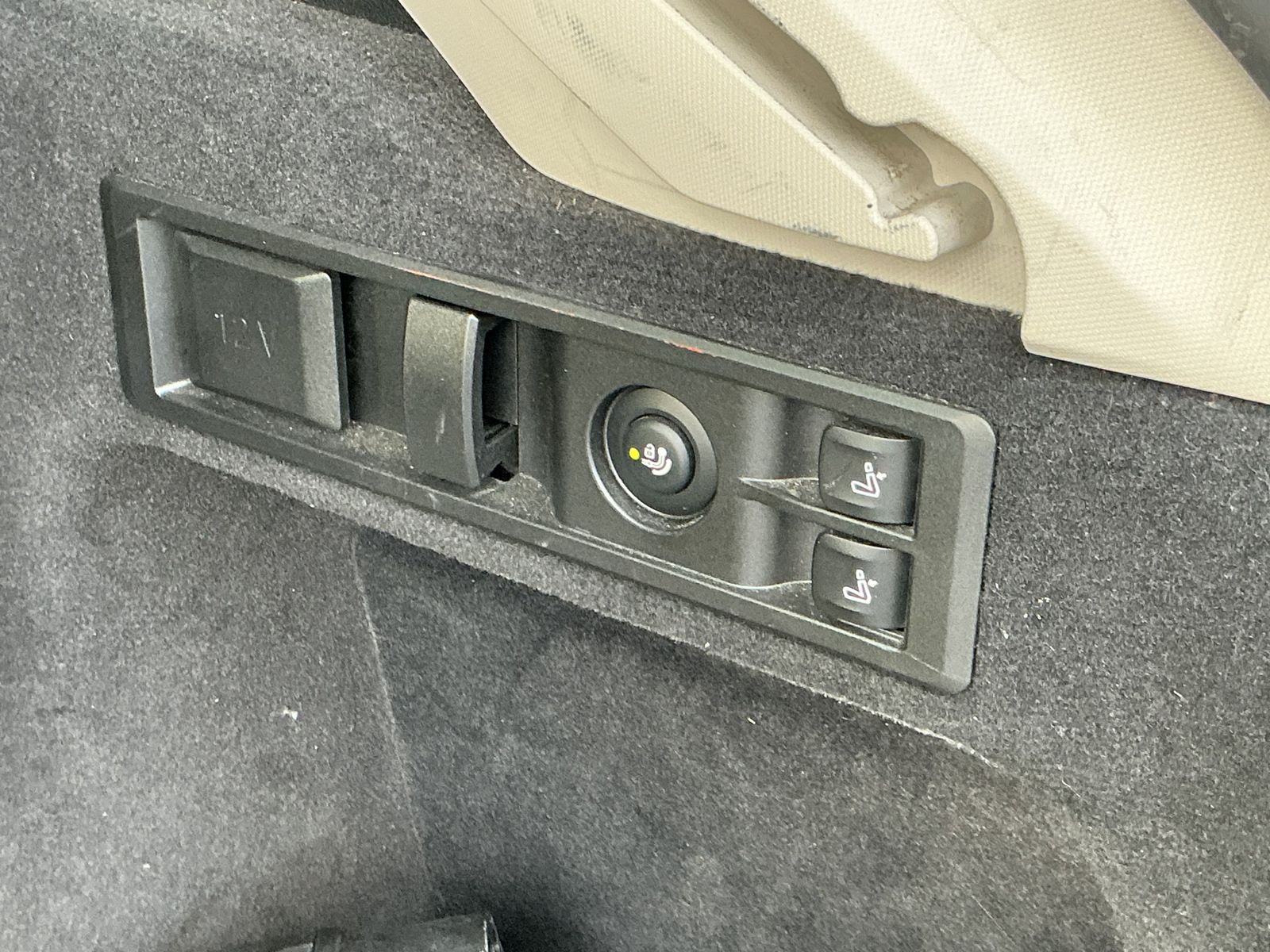 BMW 320 e Advantage Leder Pano Ambiente AHK ACC LED imagem 3
