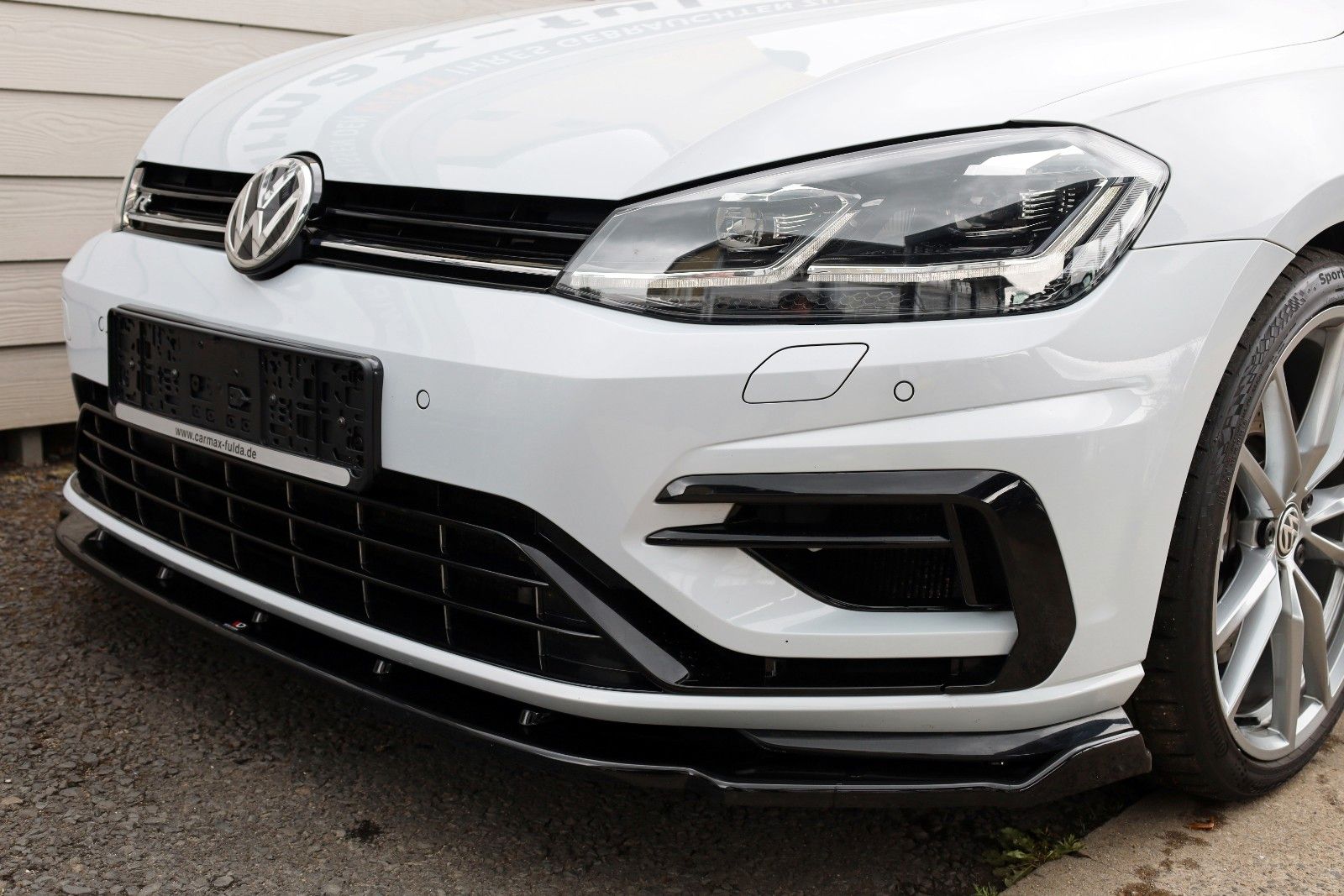 Fahrzeugabbildung Volkswagen Golf VII Lim. R 4M Navi,LED,PDC,Kamera,SH,SR+WR