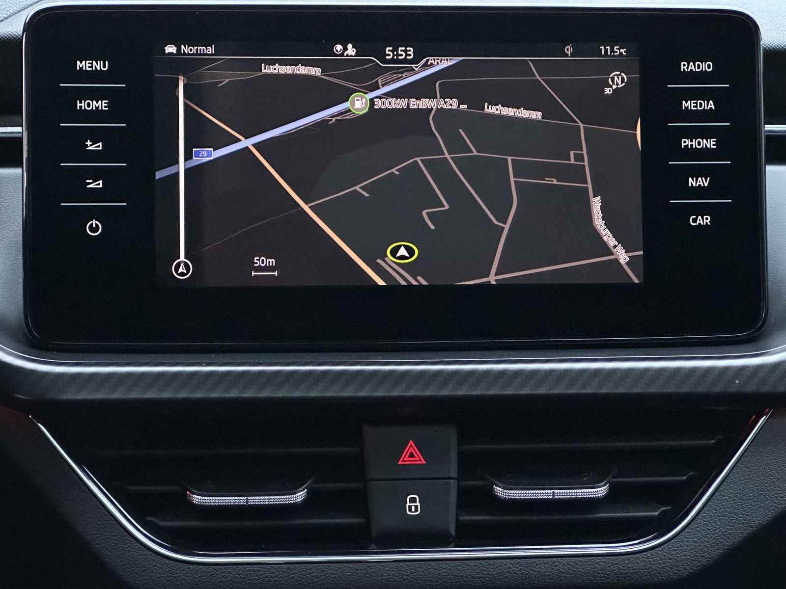 Fahrzeugabbildung SKODA Kamiq 1.5 TSI DSG Monte Carlo NAV+LED+ACC+PANO