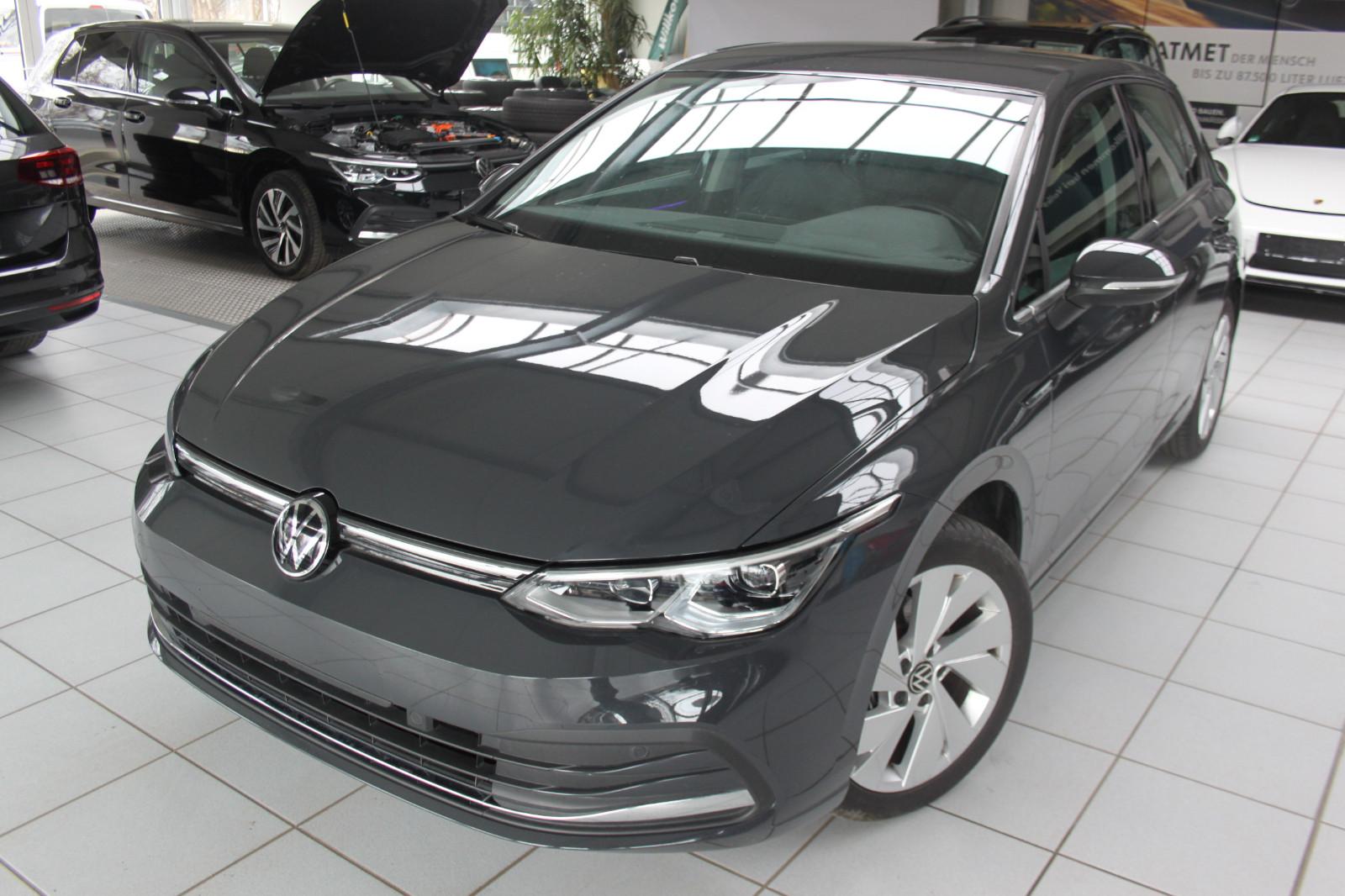 Volkswagen Golf VIII Lim. Style/DSG/ACC/STZHZ/NAVI/ALU17"/K
