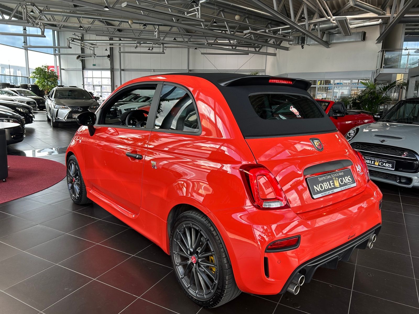 Fahrzeugabbildung Abarth 695C Turismo BEATS NAVI XENON