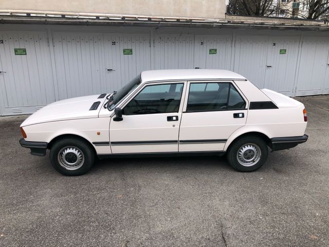 Alfa Romeo Giulietta 1,6 *TÜV + H-KENNZEICHEN NEU*