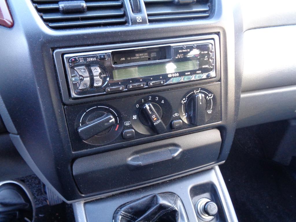 Mitsubishi Space Runner