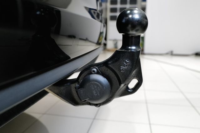 Volkswagen Touran 1.5TSI DSG Highline Pano StdHz AHK Rkam N