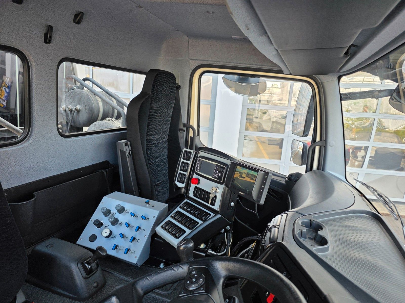 Fahrzeugabbildung Mercedes-Benz Atego 1323 LKO FAUN VIAJET 6 R H - Heckabsaugung