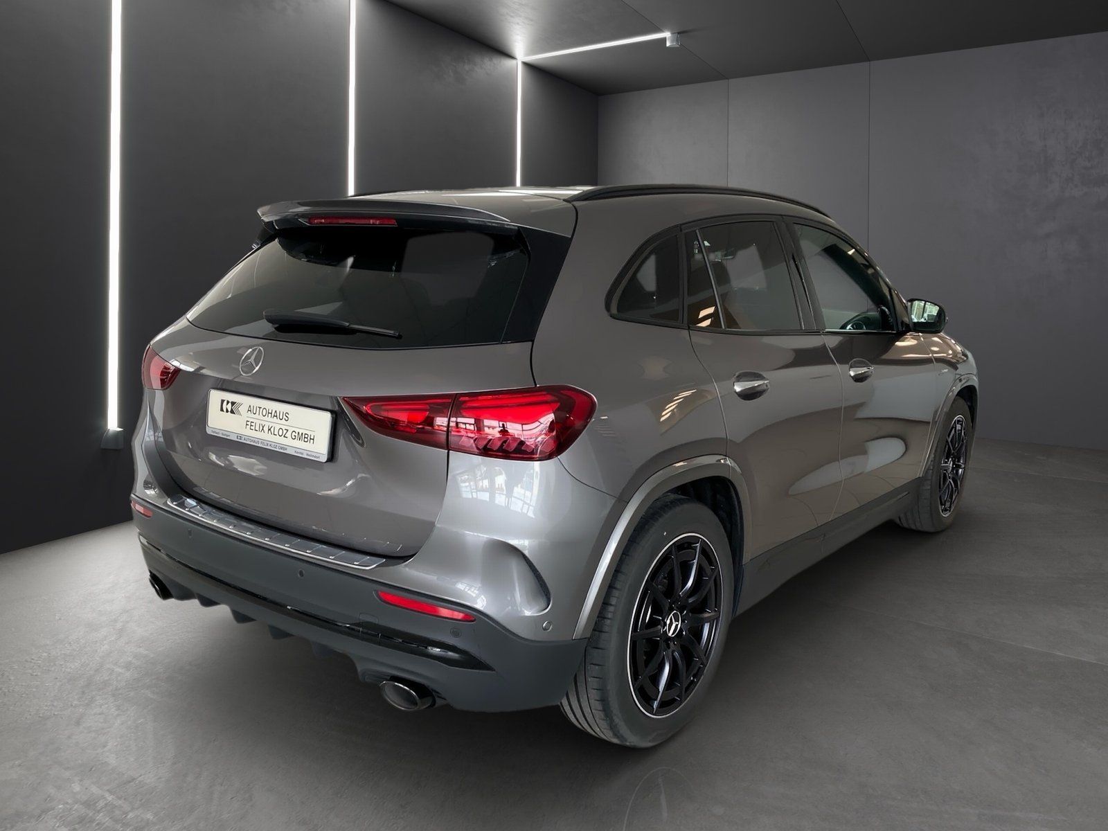 Fahrzeugabbildung Mercedes-Benz GLA 35 4M AMG Premium*Pano*Night*19"*Multibeam*