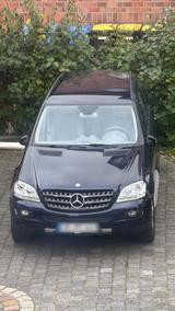 Mercedes-Benz Biete hier einen Mercedes ML 164 320 Diese... - Mercedes-Benz 320: 320e