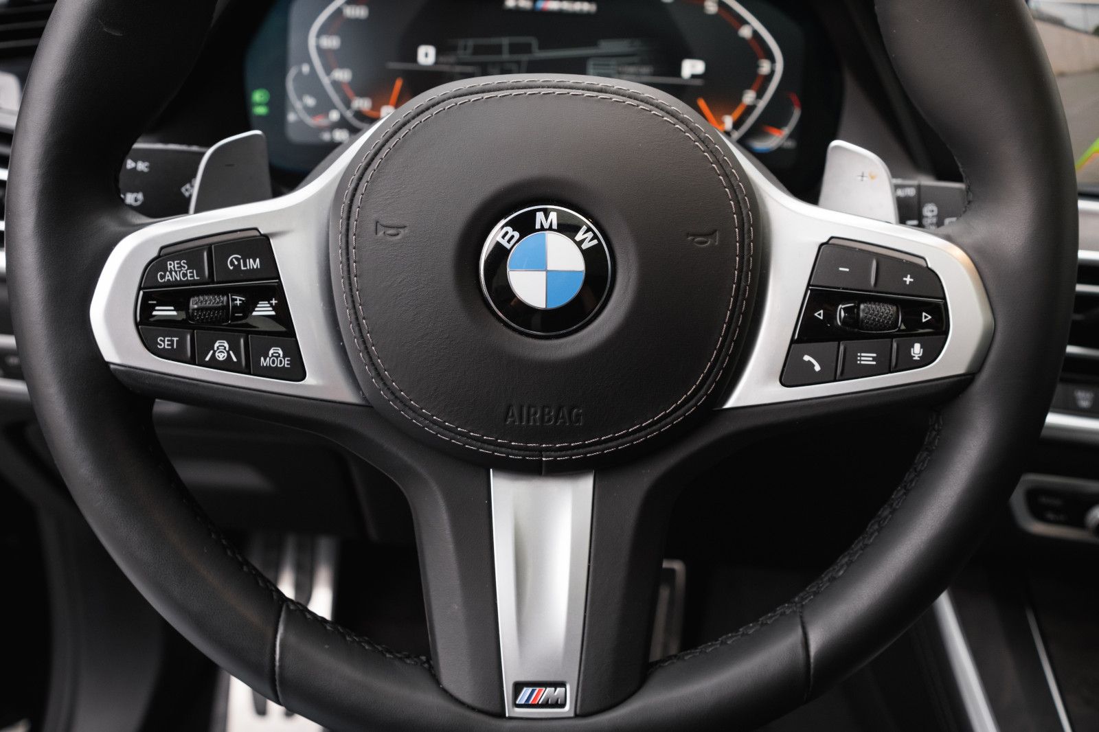 Fahrzeugabbildung BMW X5 M50i-Laser-Komfort-Sitze.Sitzbelüftung