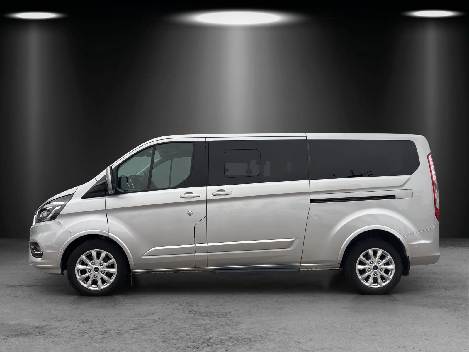 Fahrzeugabbildung Ford Tourneo Custom 2.0 TDCi 320 L2 Trend (EURO 6d)