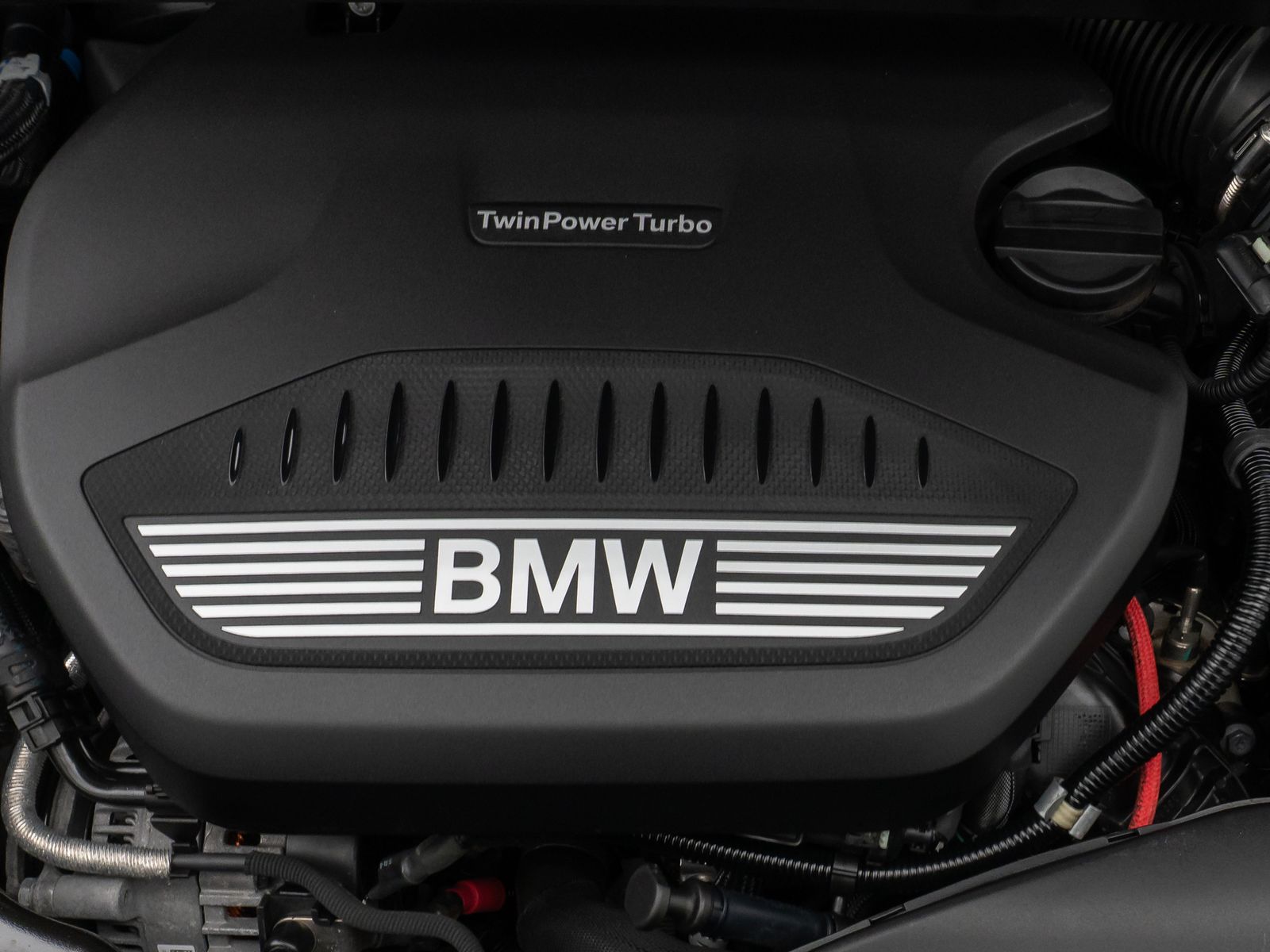 Fahrzeugabbildung BMW X2 xD20d M Sport Panorama Kamera HUD DAB Komfort