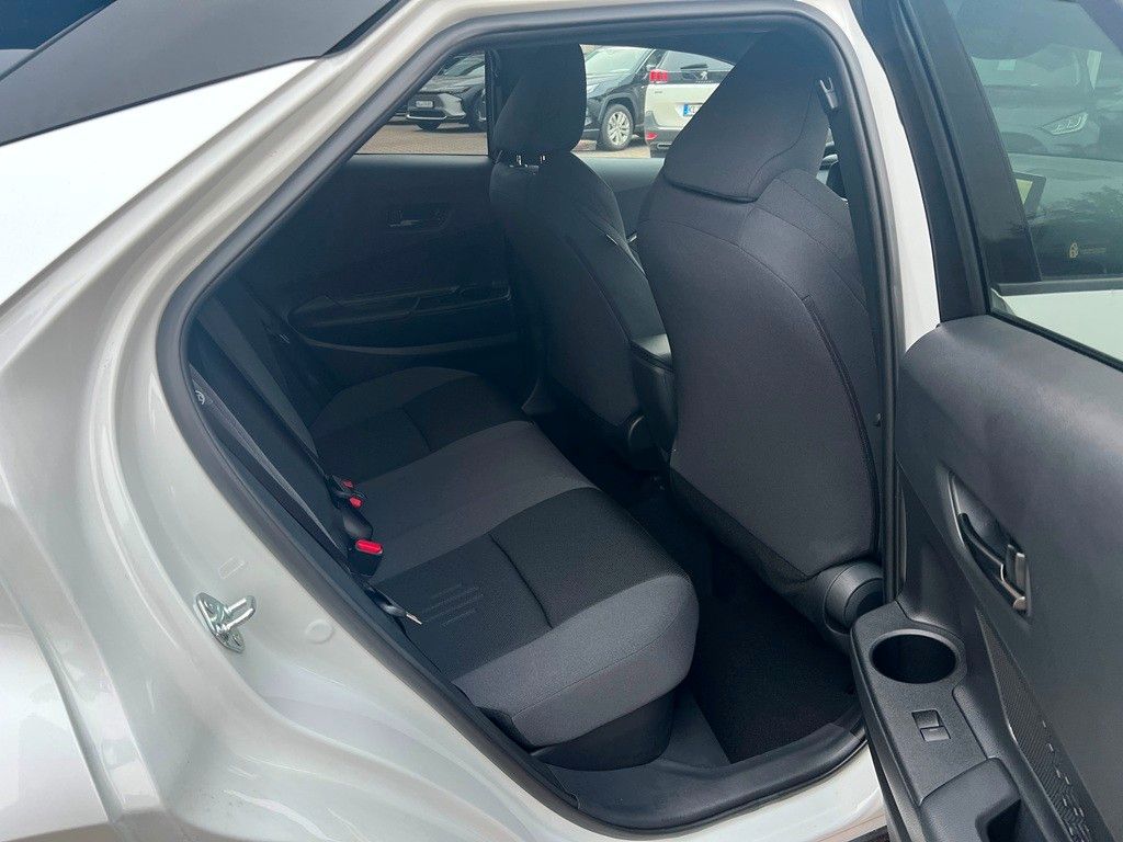 Fahrzeugabbildung Toyota C-HR 2.0 Plug-In Hybrid FWD