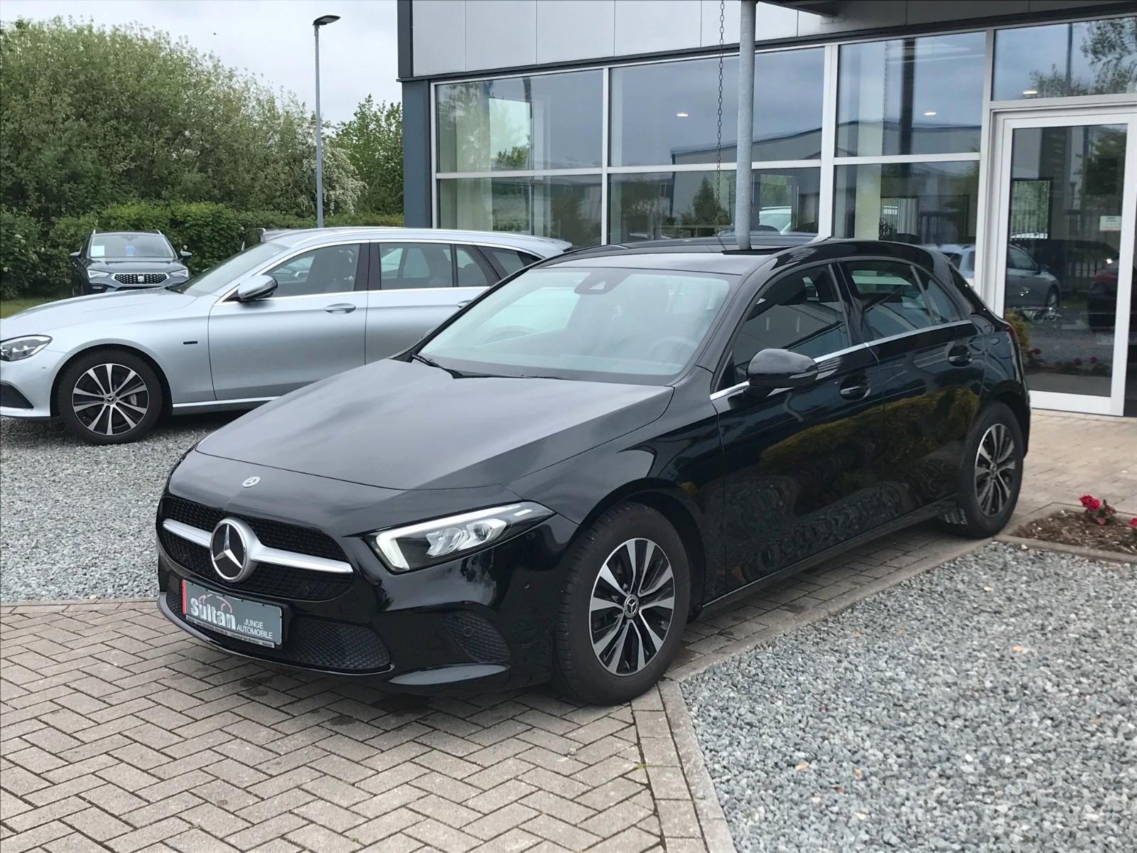 Mercedes-Benz A 180 d 8G Style Kamera LED T-Leder MBUX PDC