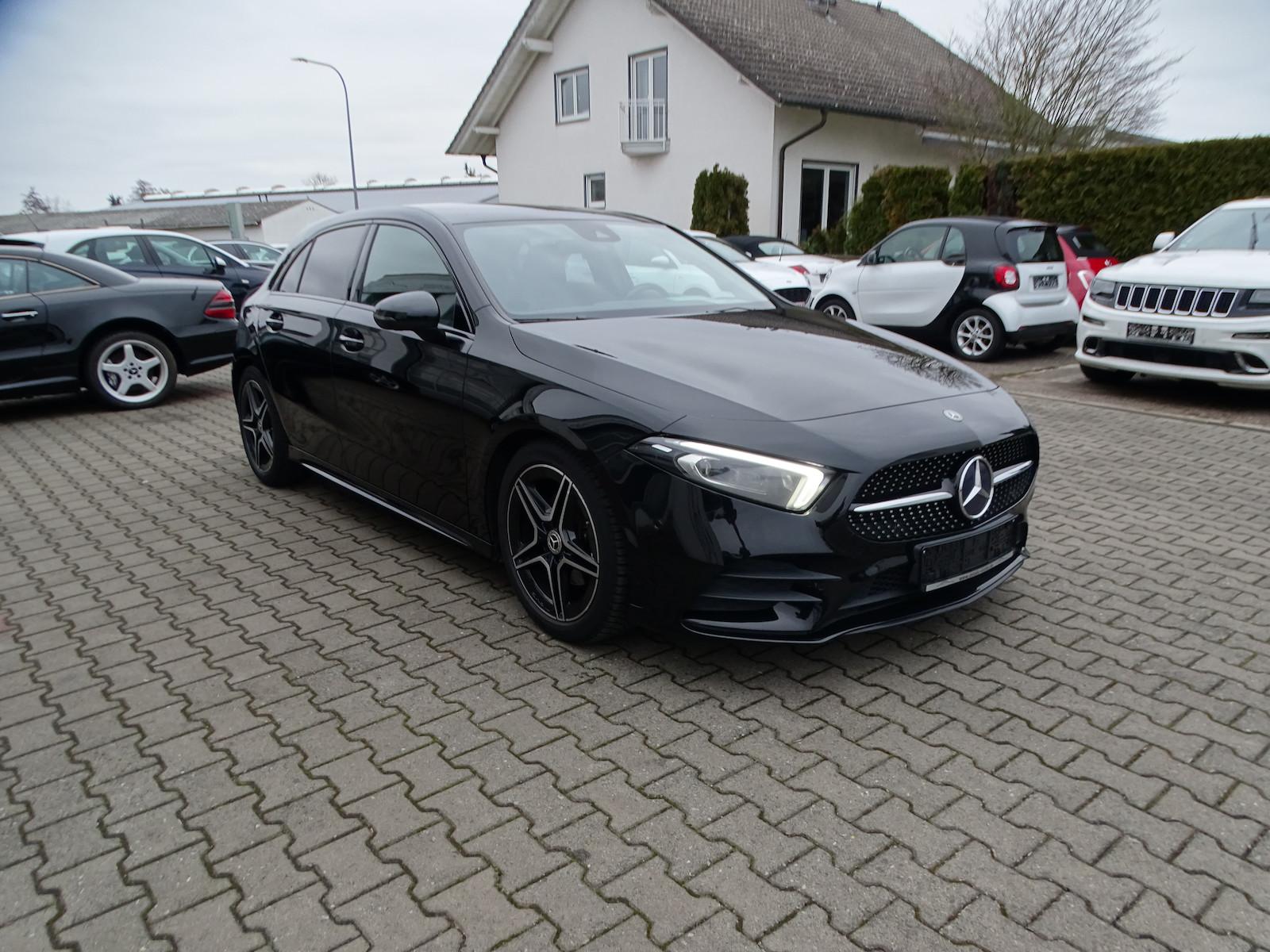 Mercedes-Benz A 200 AMG Line, Standheizung, Leder, Rückfahrkam