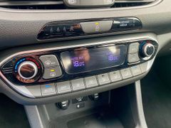 Fahrzeugabbildung Hyundai i30 1.0 T-GDI AAC SHZ KAMERA ALU ALLWETTER
