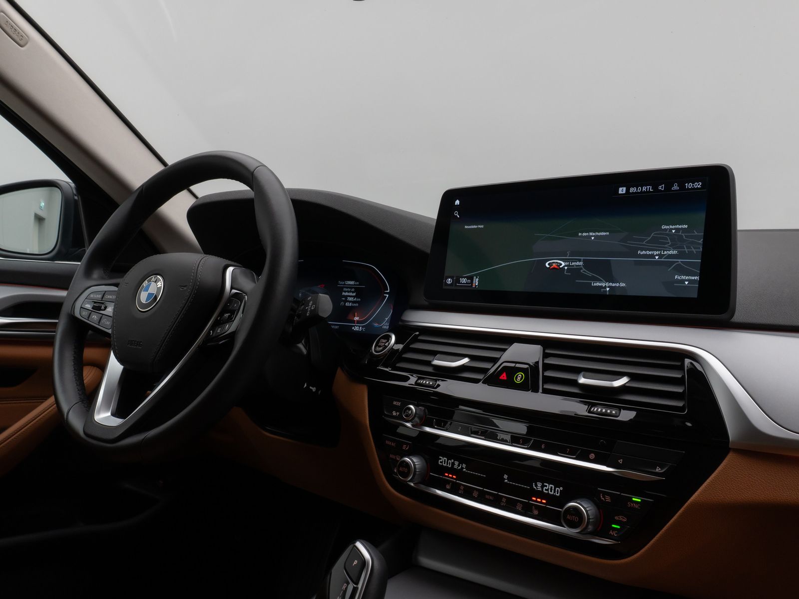 Fahrzeugabbildung BMW 540i xD Laser HUD DAB HiFi AHK Komfort Alarm