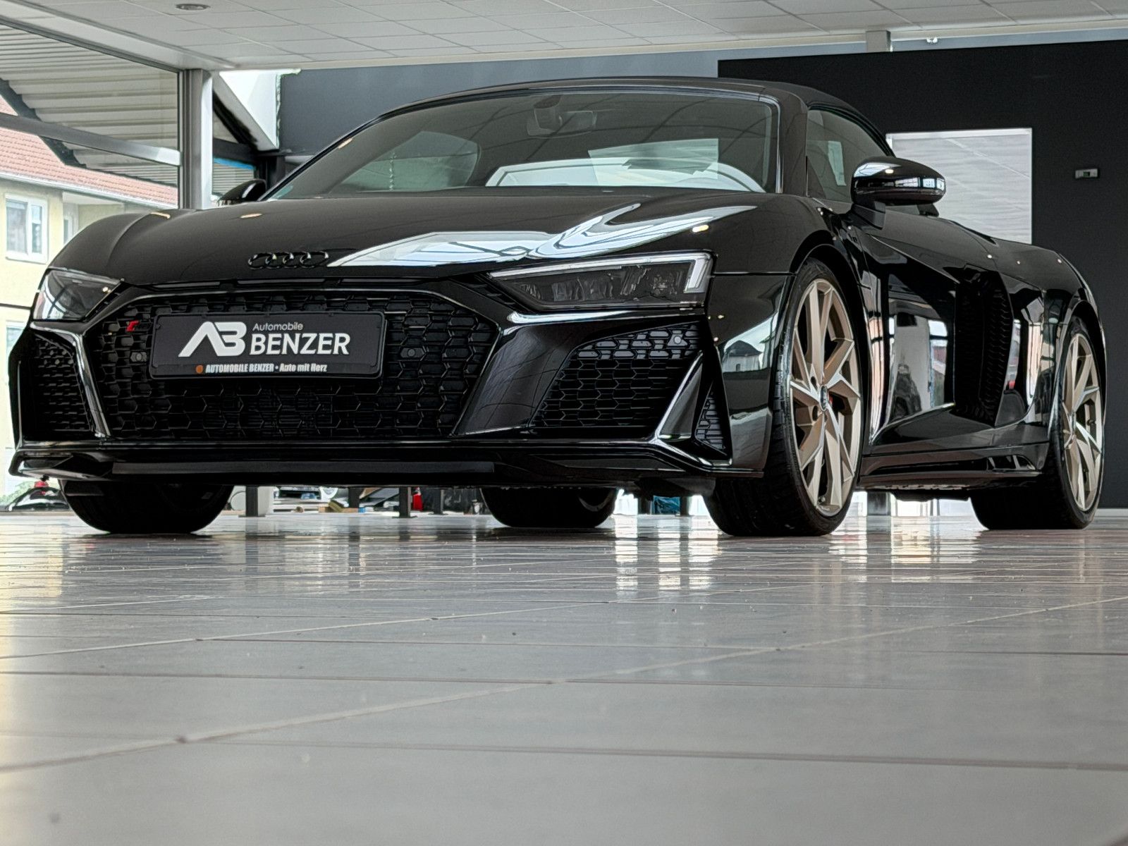 Fahrzeugabbildung Audi R8 Spyder 5.2 FSI RWD performance/BANG&OLUFSEN/
