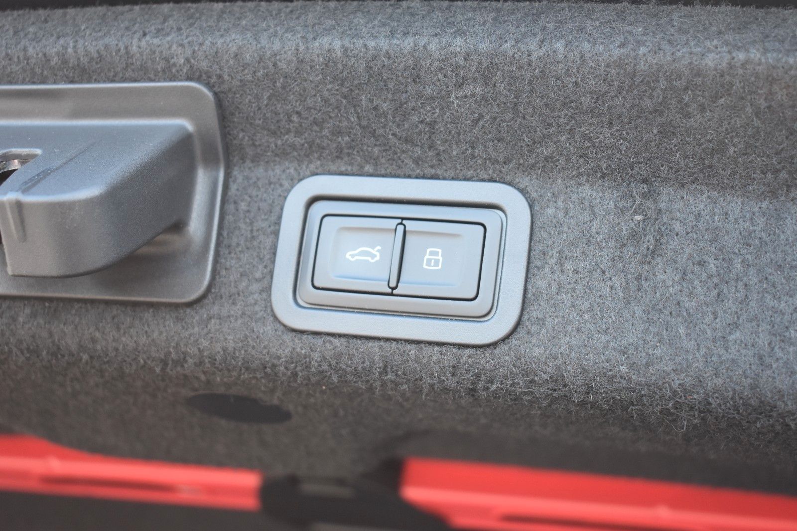 Fahrzeugabbildung Audi A6 55 TFSI quattro sport HUD Pano Standh. Nachts