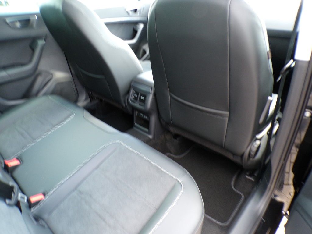 Fahrzeugabbildung SEAT Ateca 1.5 TSI Road Edition DSG