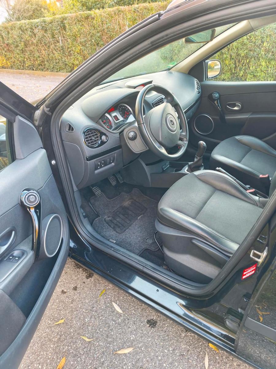 Renault Clio 2012 — photo 7