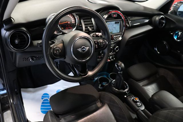 Fahrzeugabbildung MINI Mini Cooper 5-trg.|PANO|LED-RING|PDC|CHILI|BT