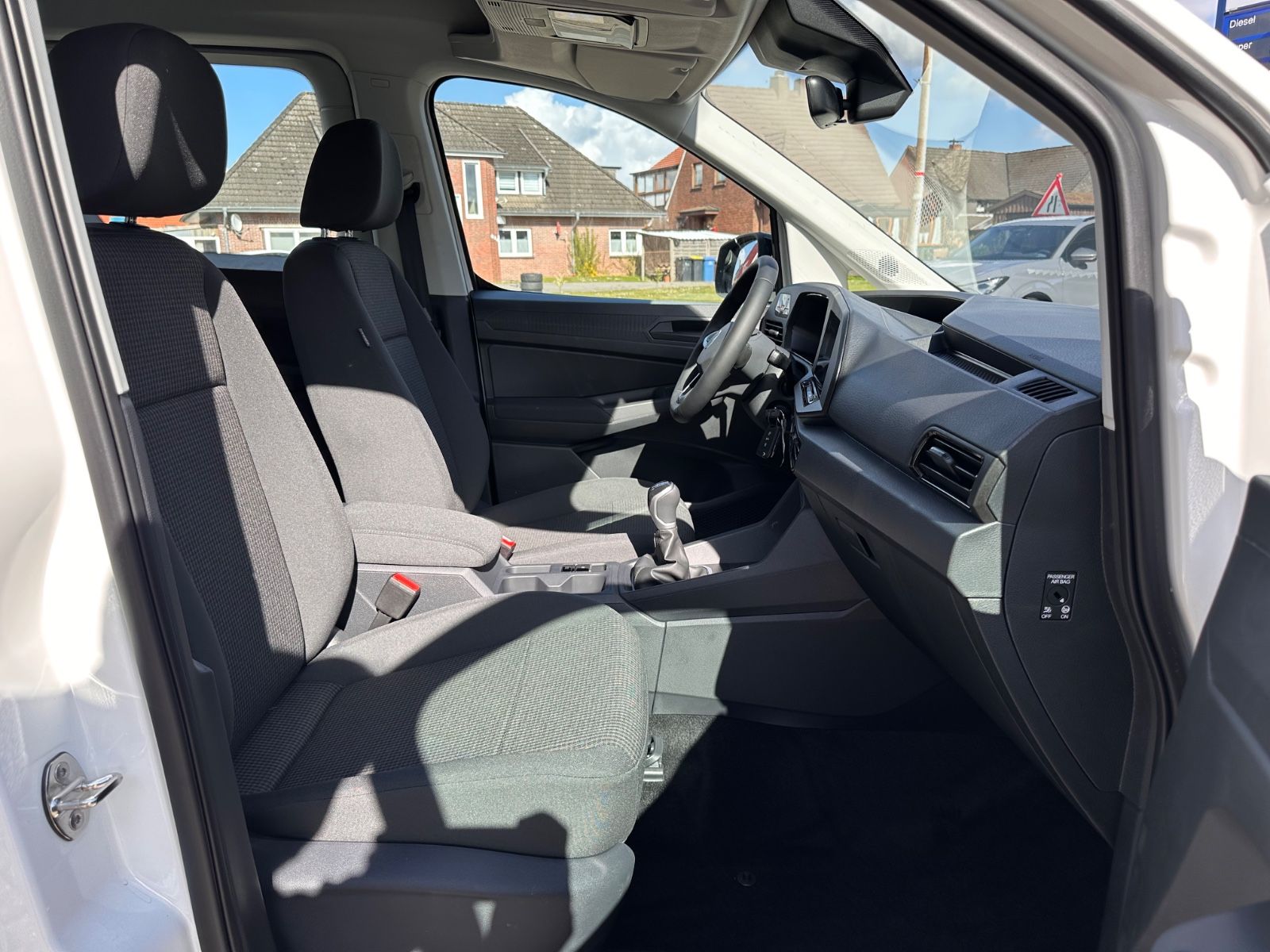 Fahrzeugabbildung Volkswagen Caddy Kombi 2.0 TDI APP/ACC/LED/PDC/TOTW/VIRT