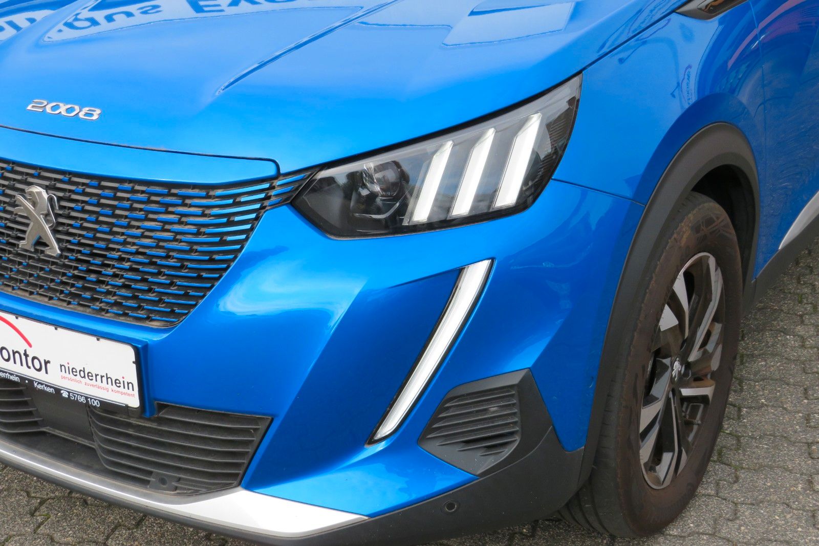 Fahrzeugabbildung Peugeot 2008 e- GT SITZH. NAVI KAMERA PDC 1.HD
