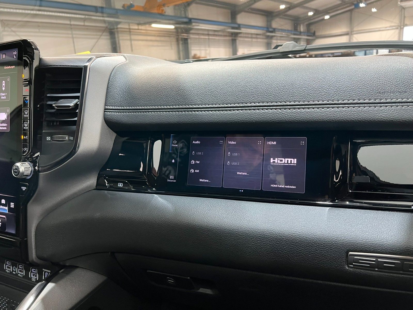 Fahrzeugabbildung Dodge RAM 1500 Sport Crew Cab Hemi V8 *Pro X15*