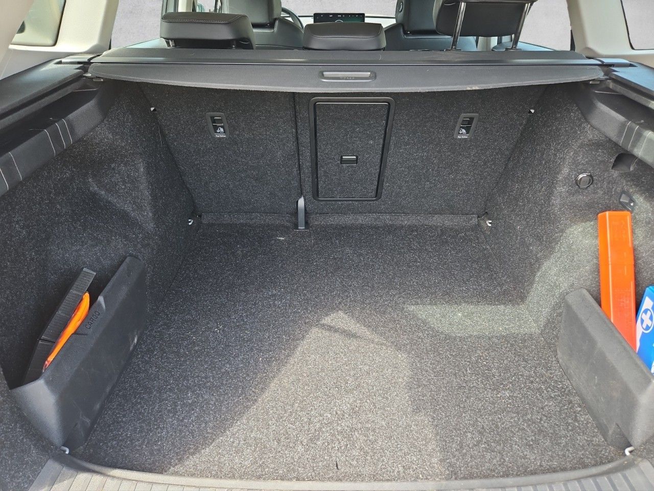 Fahrzeugabbildung SKODA Enyaq 60 Loft Navi,AHK,LED,SHZ,Klima 3 Zonen