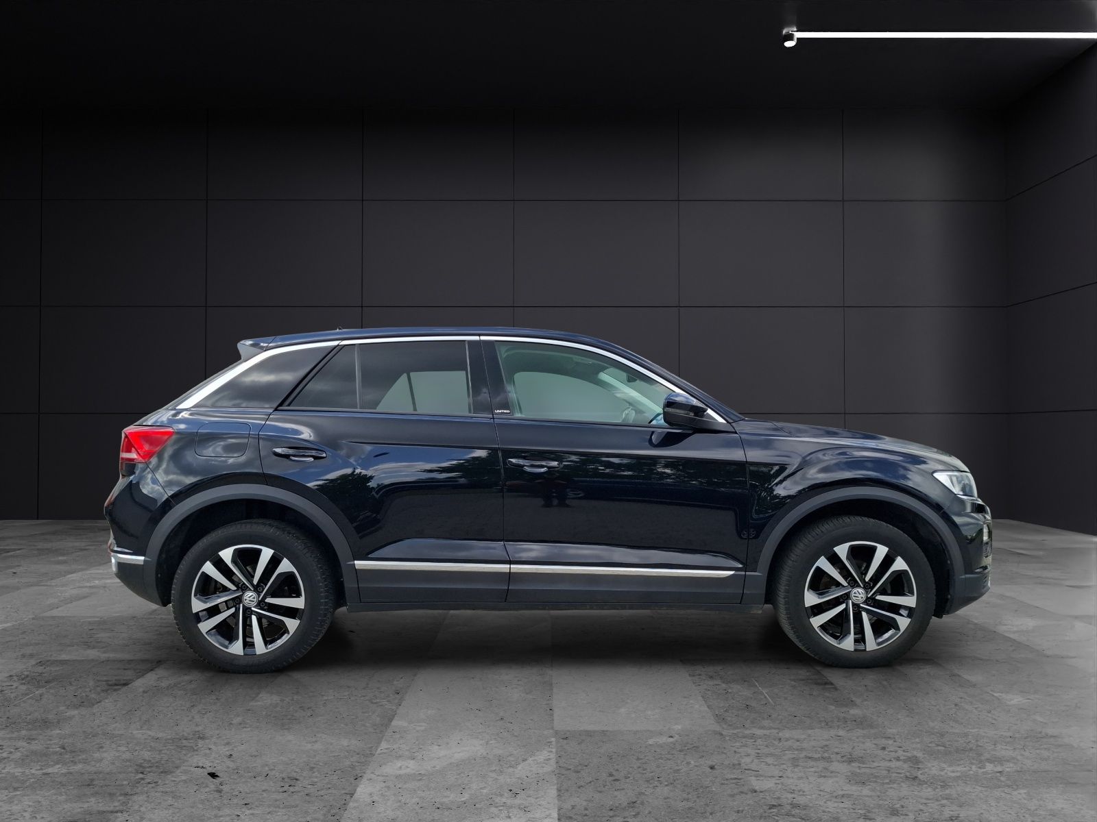 Fahrzeugabbildung Volkswagen T-Roc TSI United Navi ACC PDC SH LM