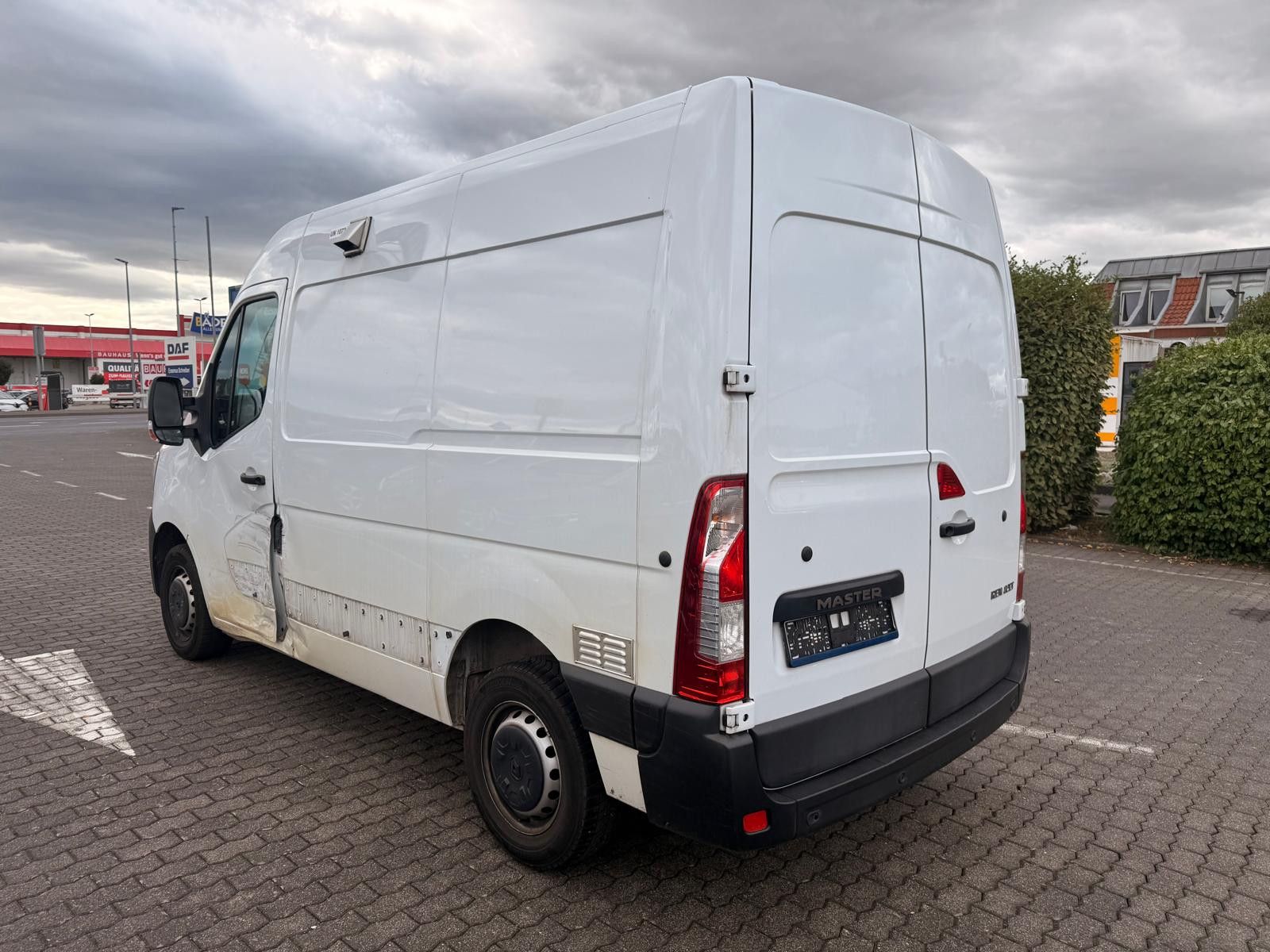 Fahrzeugabbildung Renault MasterIII Kasten L1H2 HKa 3,5t/1.HAND/SCHECKHEFT