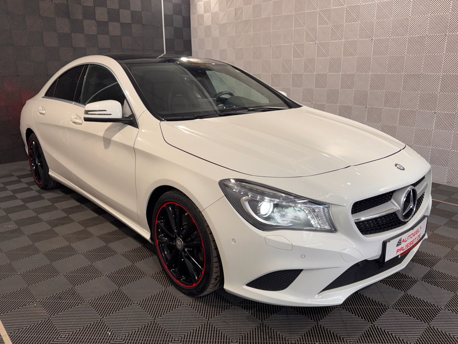 Gebrauchtwagen Mercedes-Benz CLA 250 CLA 250*URBAN*PANO-R.KAM-NAVI-TOT.W-18"LM-SHZ in Dirlos