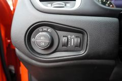 Fahrzeugabbildung Jeep Renegade Limited 4WD Carplay Navi Tempomat