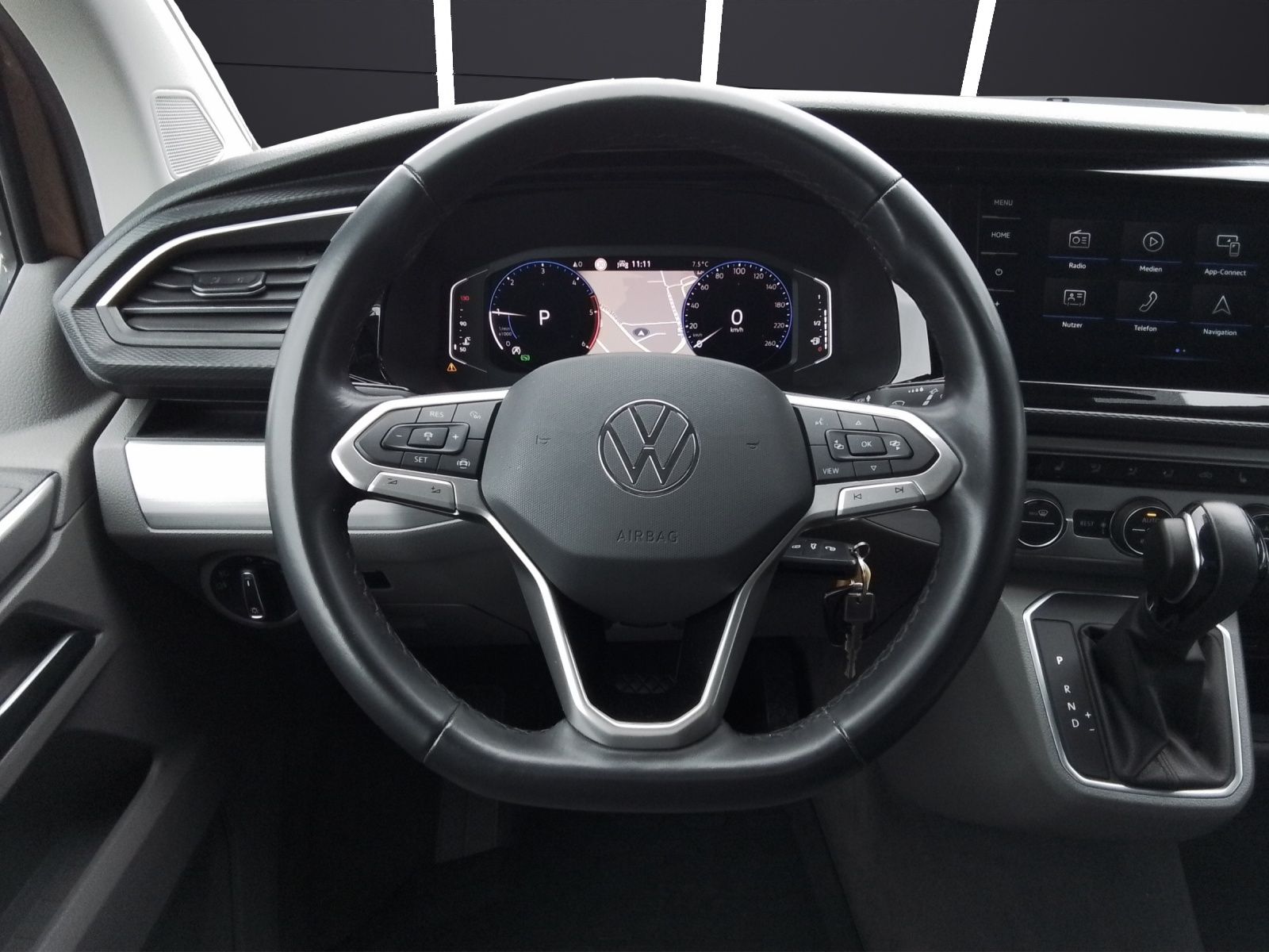 Fahrzeugabbildung Volkswagen T6 California T6.1 TDI Ocean AHK NAVI STANDH LED