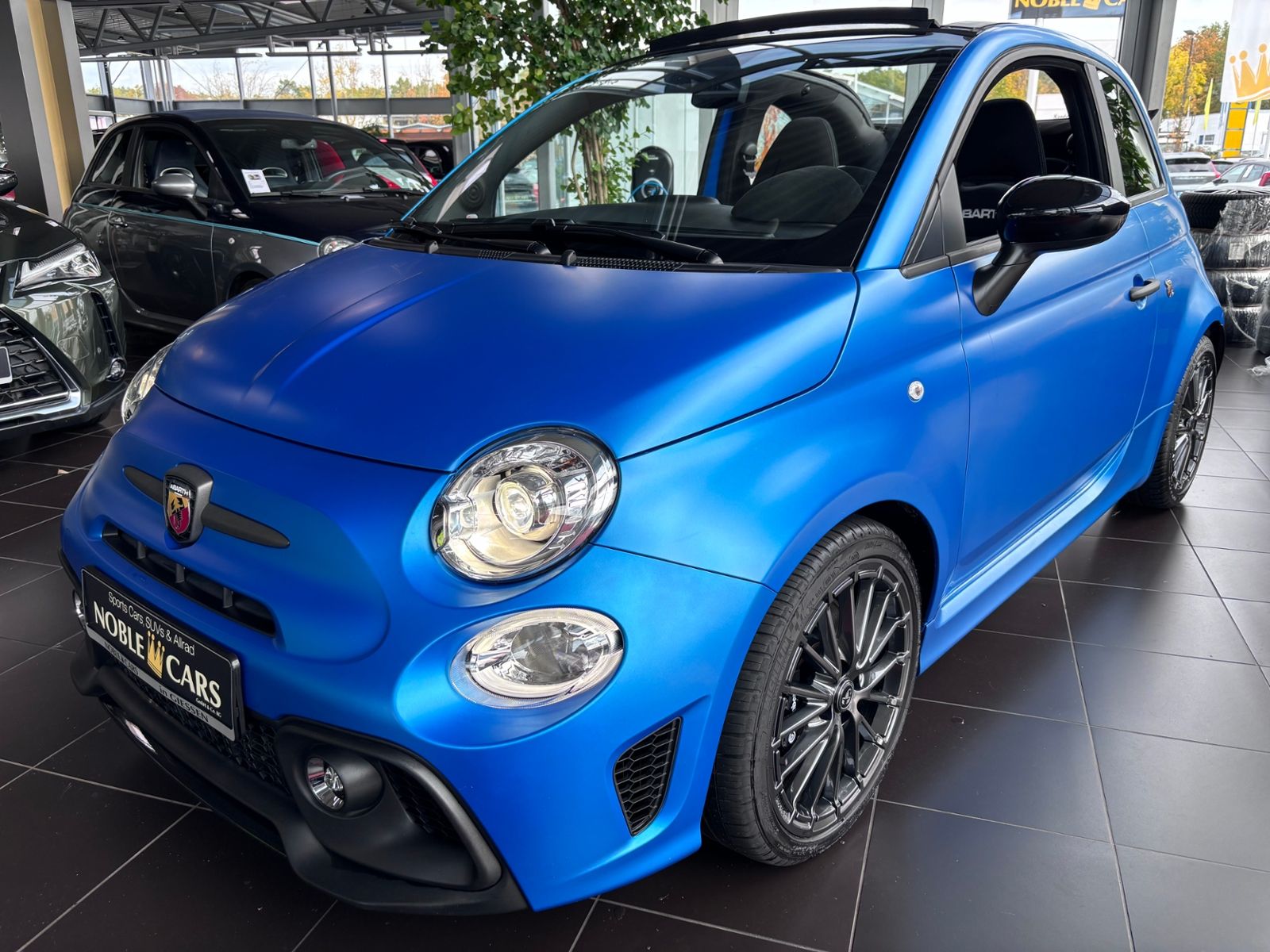 Fahrzeugabbildung Abarth 695 C   BEATS NAVI 17"