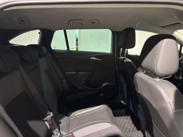 Fotografie 7 des Opel Astra 1.5 D Start/Stop Sports Tourer Elegance