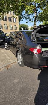 Honda 2.4 Executive. Motor läuft perfekt,Automatik - gebrauchte Honda Accord aus dem Jahr 2009