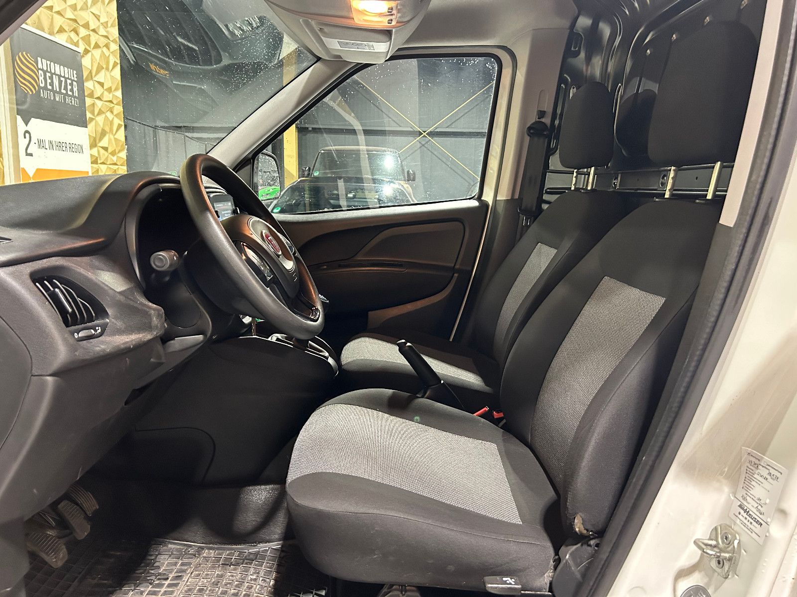 Fahrzeugabbildung Fiat Doblò MAXI/KAMERA/KLIMA/2-SITZ
