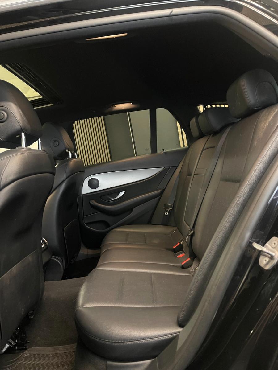 Mercedes-Benz E200 4Matic *Leder*Schiebedach*Temp*LED