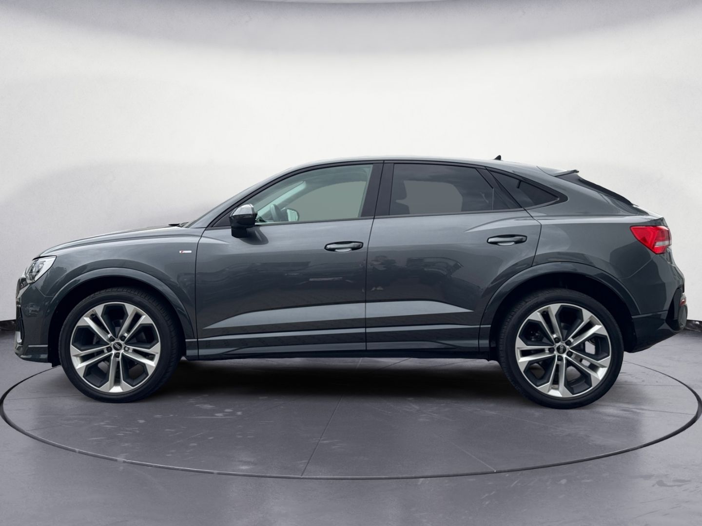 Audi Q3 Sportback S line 35 TDI S tronic STHZ/NAVI/AH foto 2