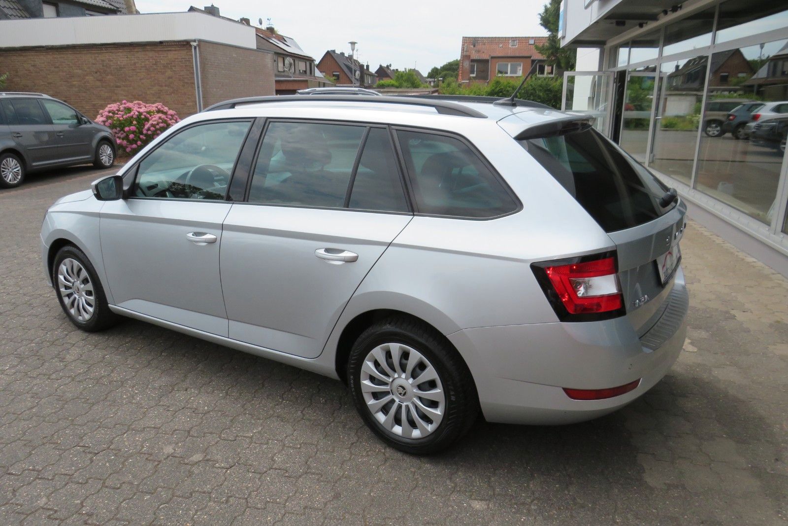 Fahrzeugabbildung SKODA Fabia Combi Ambition KLIMA SITZH. GRA PDC APP-C.