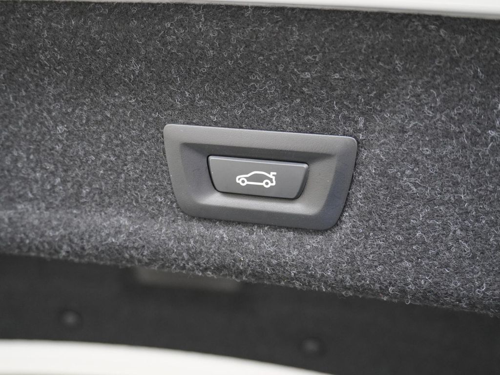 BMW 320 3-serie 320i High Executive M-pack | kamera