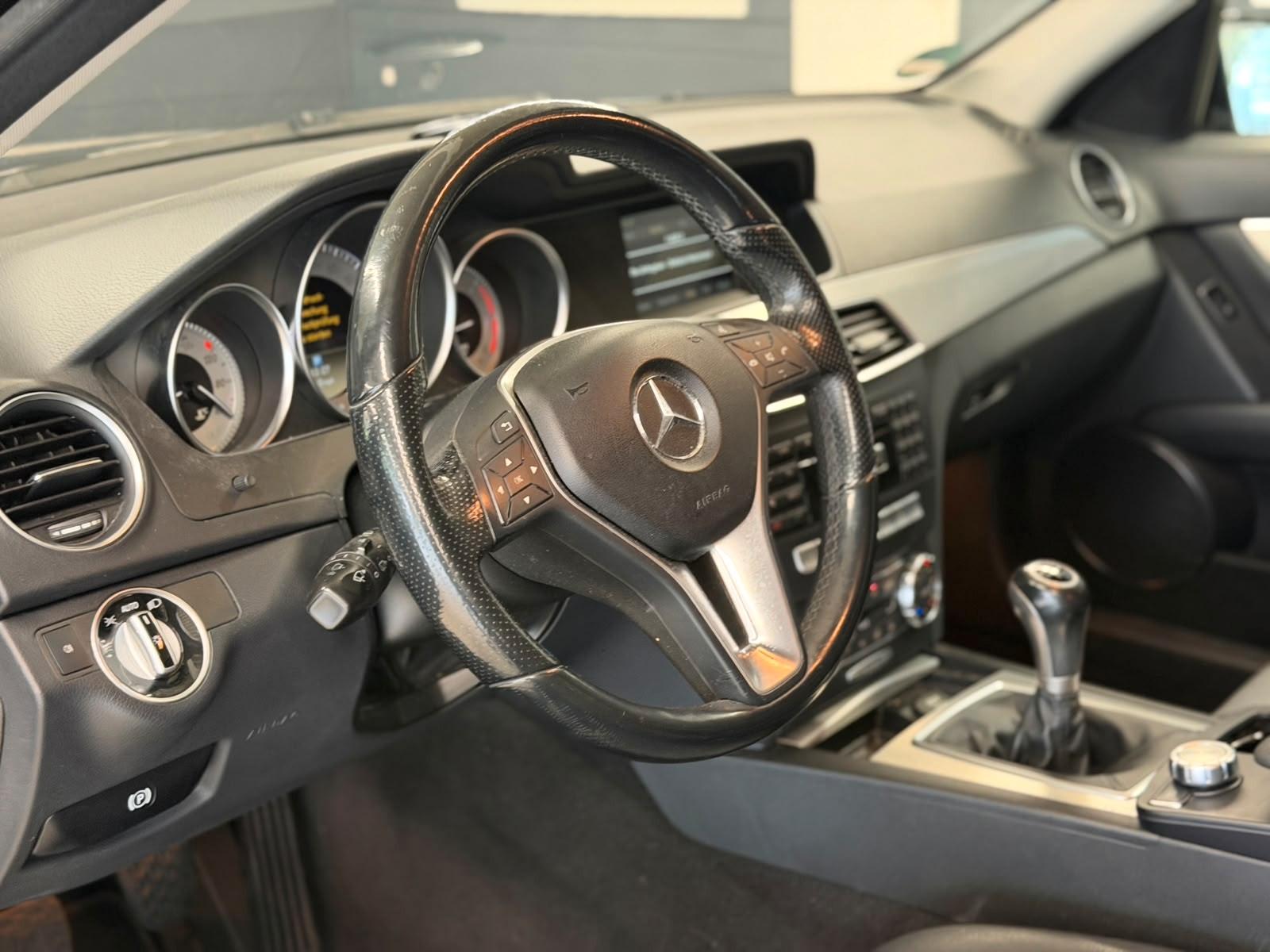 Mercedes-Benz C180 2012 — photo 10