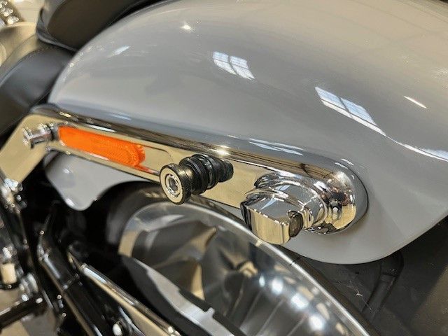 Fahrzeugabbildung Harley-Davidson FLFBS 114 Fat Boy Jekill