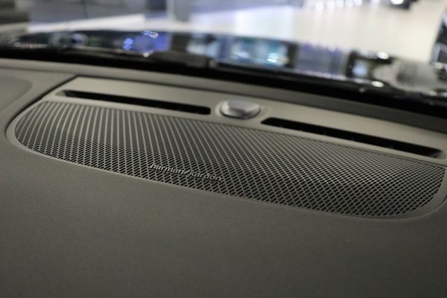 Fahrzeugabbildung Volvo XC 40 XC40 Plus Dark AWD|H/K|AHK|LED|KAMERA|