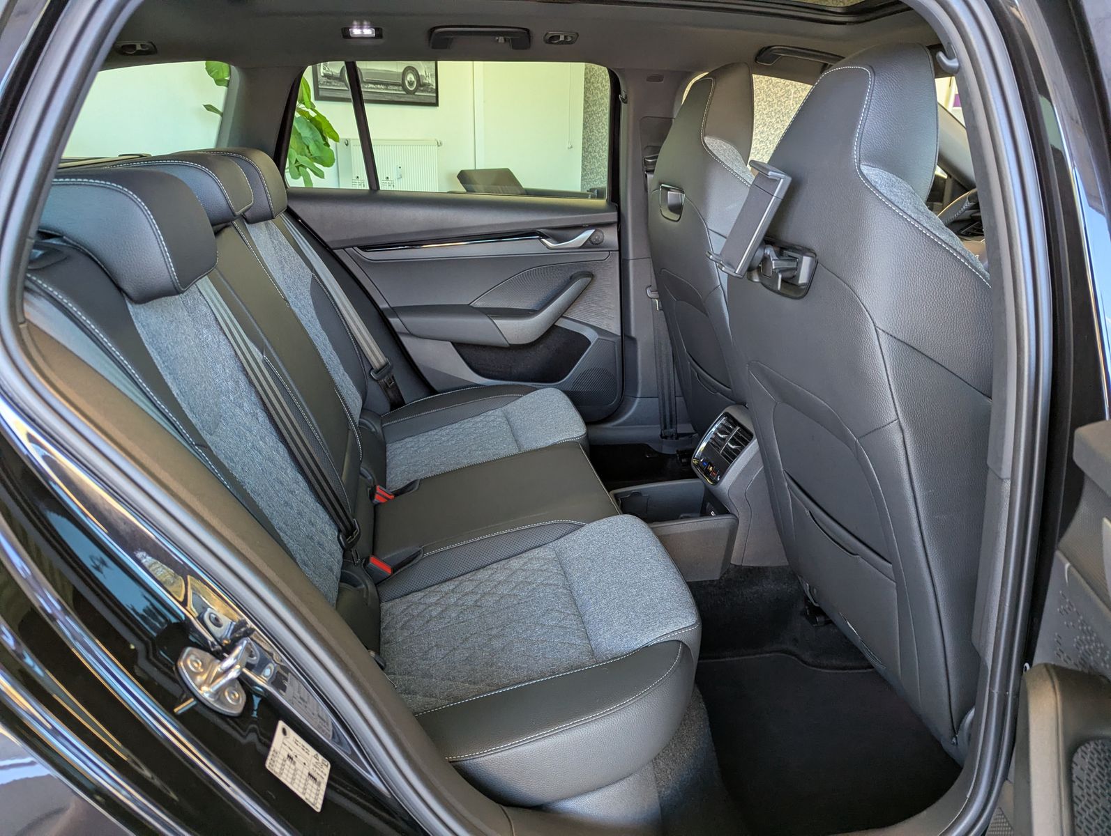 Fahrzeugabbildung SKODA Octavia 2.0 TDI Sportline Canton Matrix Pano 5J