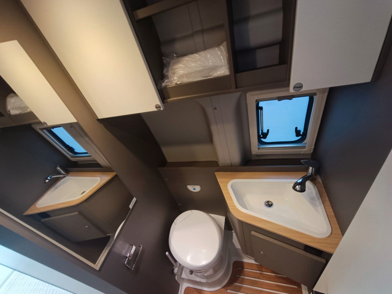 Fahrzeugabbildung LMC Innovan 590 New Edition *Bi-Xenon*ACC*Markise