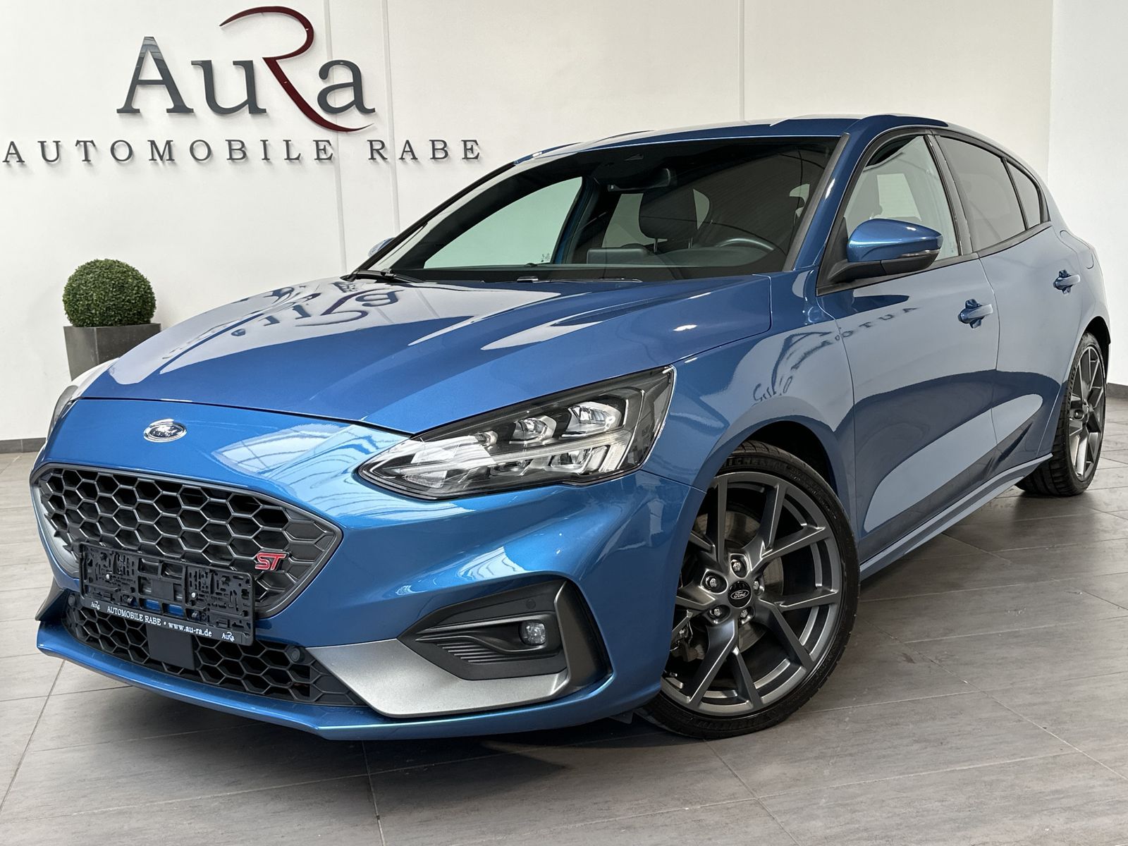 Fahrzeugabbildung Ford Focus 2.0 EB ST NAV+LED+AHK+ACC+VCOCKPIT+B&O+1HD