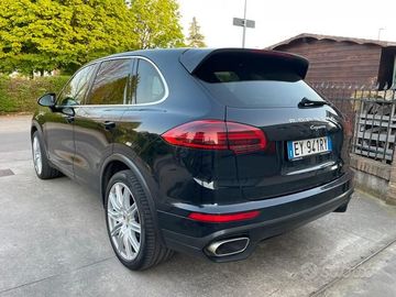 Porsche Cayenne - 4